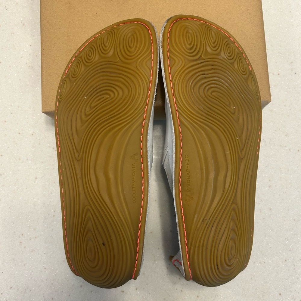Vivobarefoot Ababa II leather slip on shoe - Picture 4 of 4